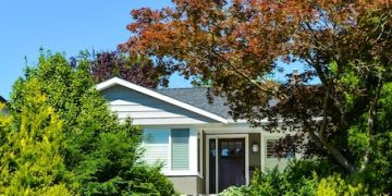 Mortgage Rates at 7%: Expert Advice for Home Buyers & Refinancing - Cover Image