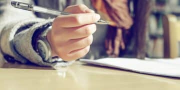 How to Write a Winning College Application Essay: Tips and Examples - Cover Image