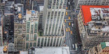 Inflation Rate Dips to 3.2%: Investment Impact in the US - Cover Image